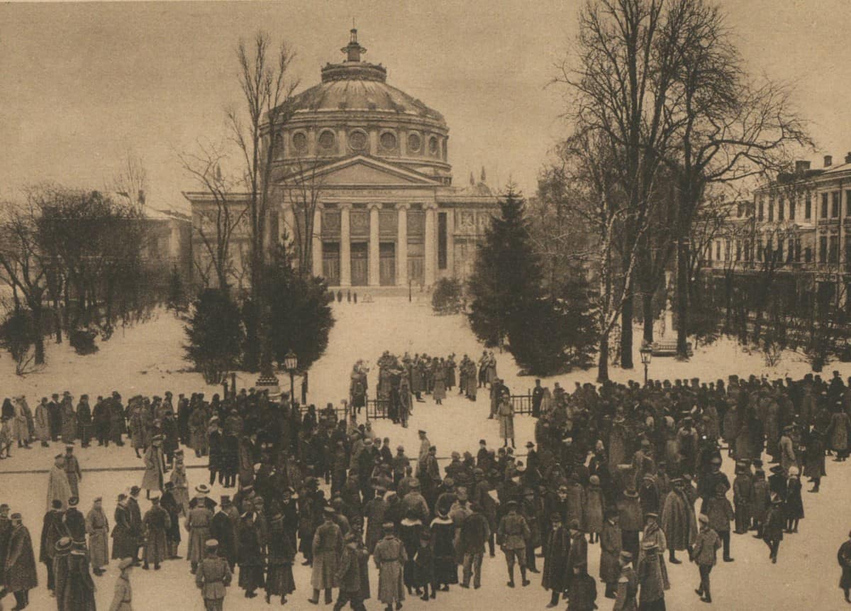 București germani în fața Ateneului 1916-1917