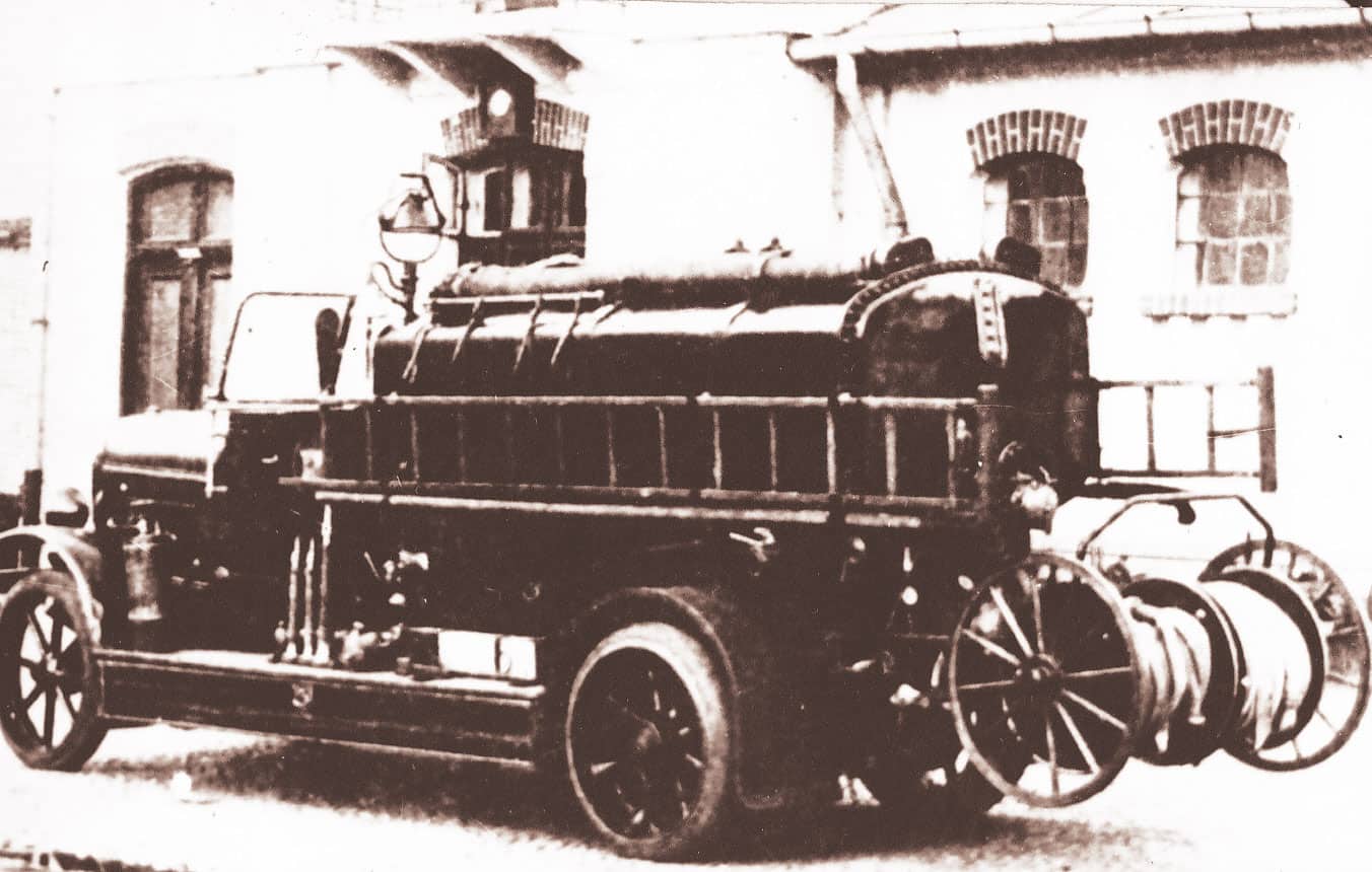 Autopompă cisternă Magirus-Germania, model 1923, utilizată de pompierii militari